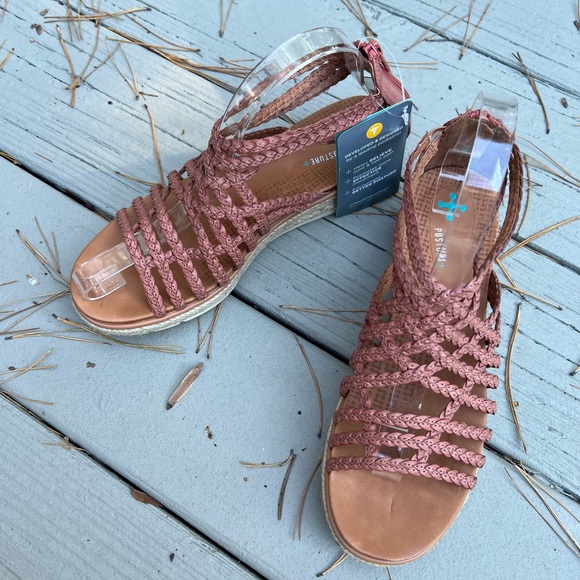 baretraps soozie sandals